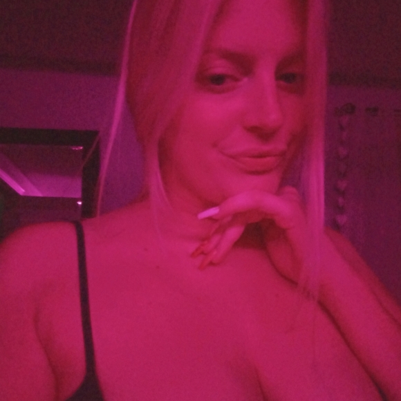 Meet your Posher, Bailey - Picture 1 of 1